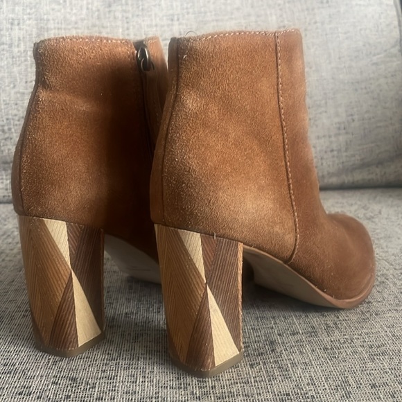 Matisse Geo Tan Suede Booties Size 6M - Picture 2 of 10